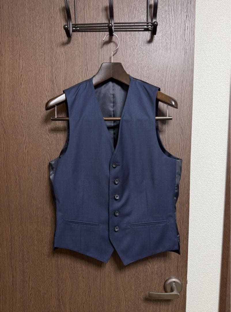 A6新品未使用！イタリアREDAウール100%3ピーススーツ！ネイビー！極小訳！