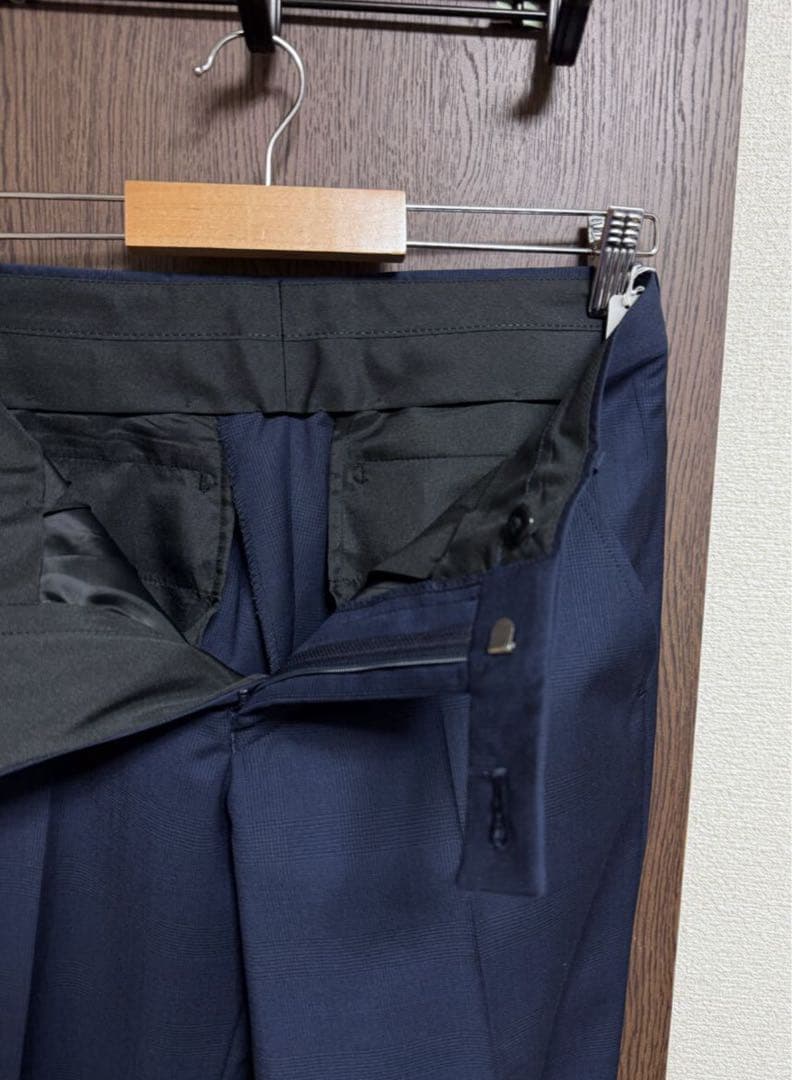 A6新品未使用！イタリアREDAウール100%3ピーススーツ！ネイビー！極小訳！