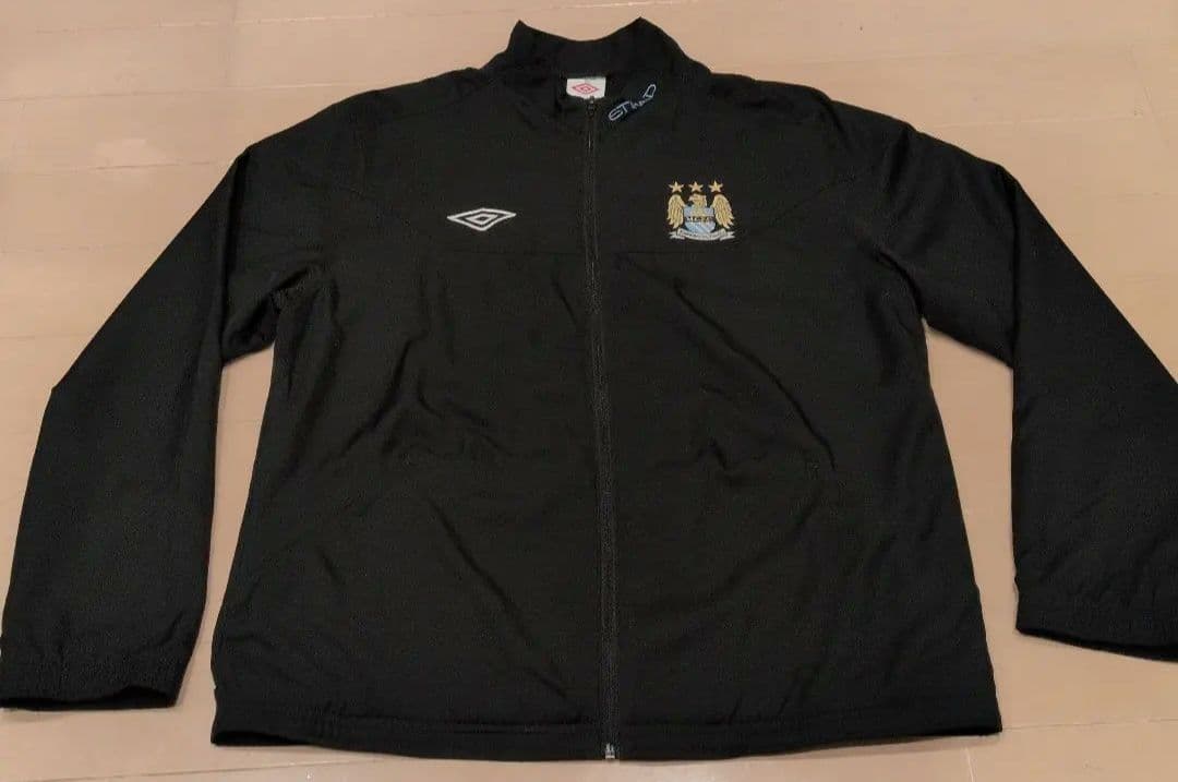 激レア　アンブロUmbro マンチェスター・シティ ナイロンジャケット　XL