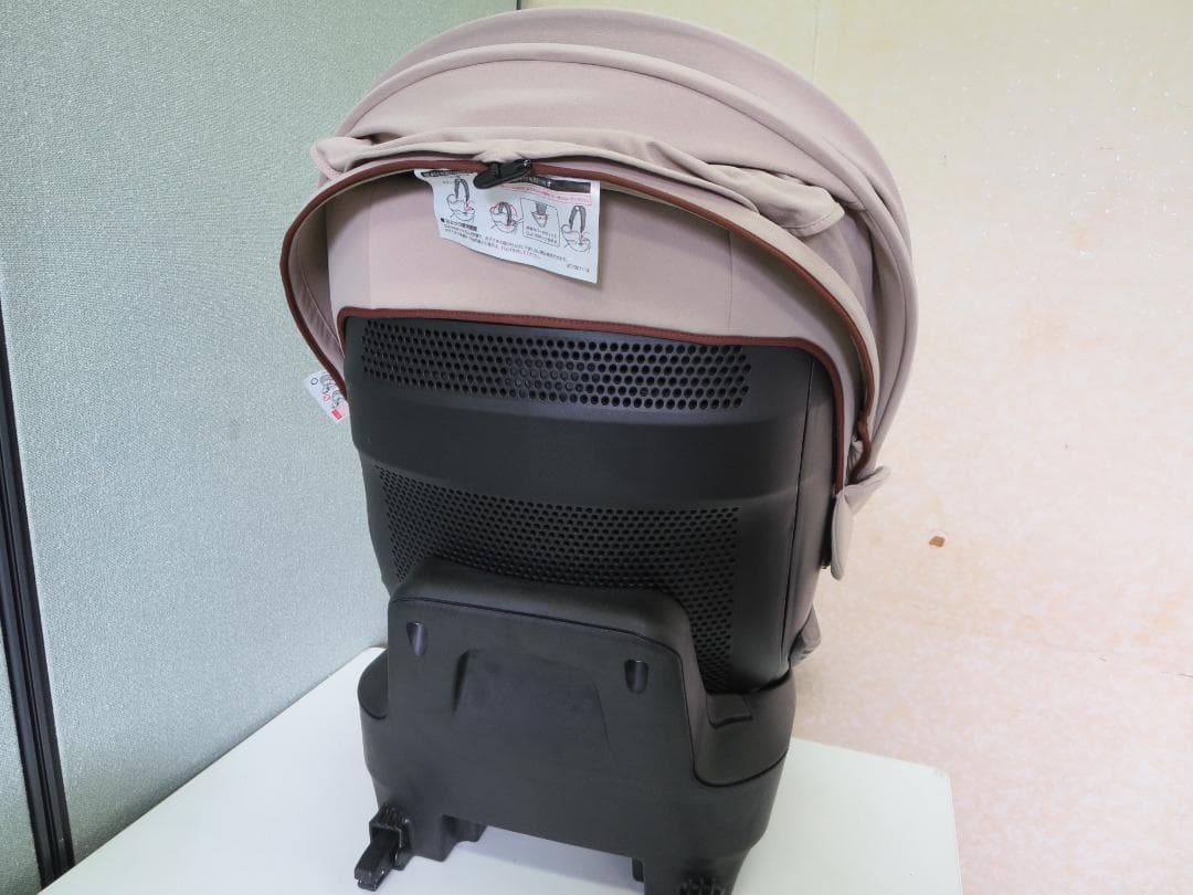 エールベベ・クルットR ウィ チャイルドシート　ISOFIX　回転式