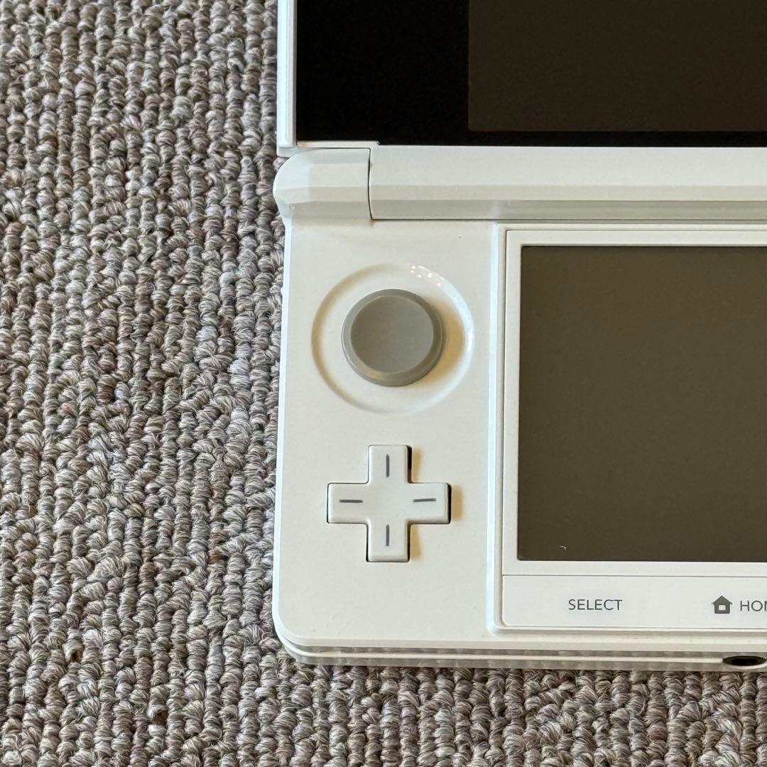 ニンテンドー3DS ピュアホワイト 箱付き