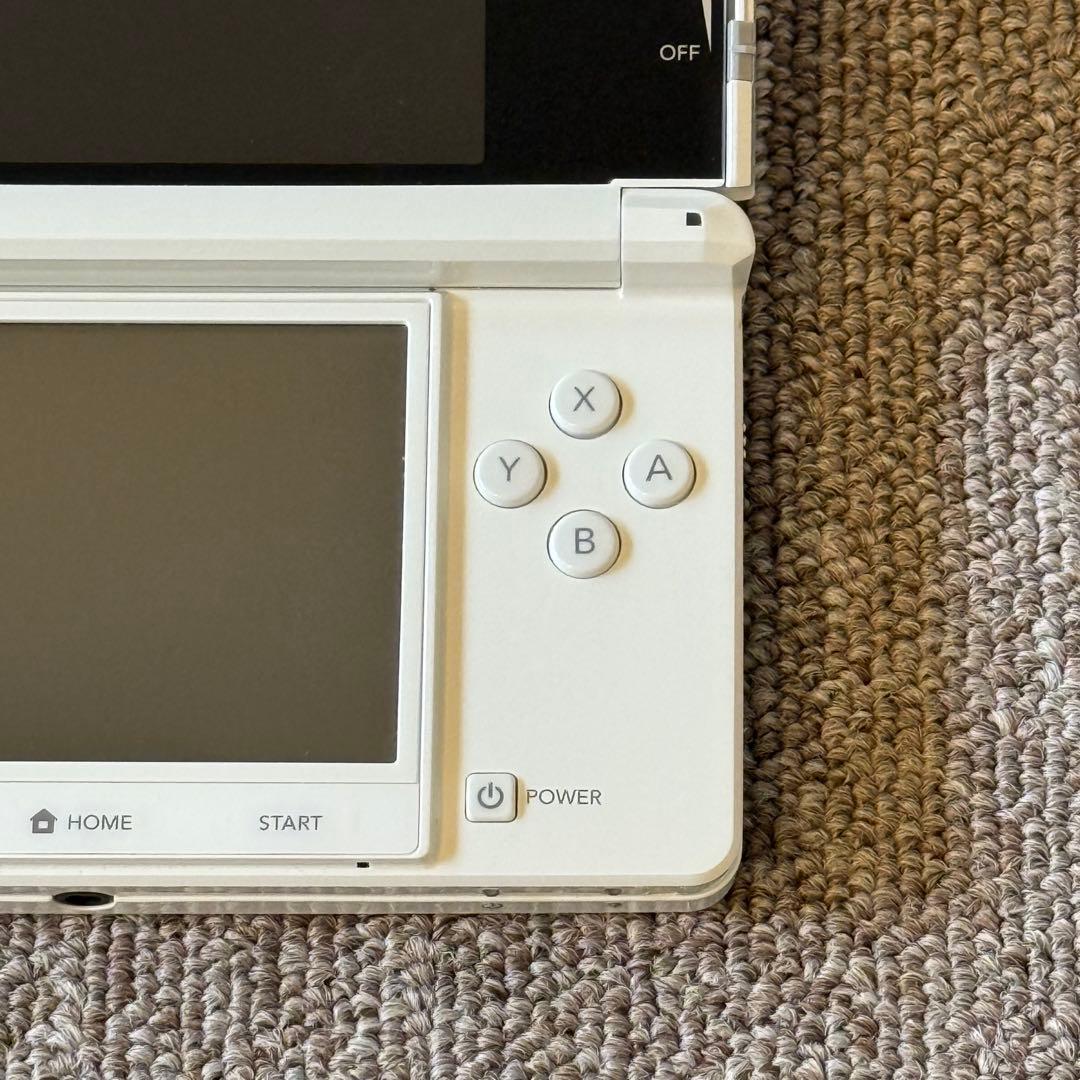 ニンテンドー3DS ピュアホワイト 箱付き