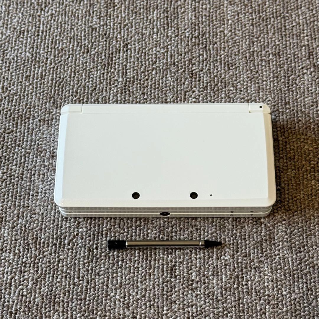 ニンテンドー3DS ピュアホワイト 箱付き
