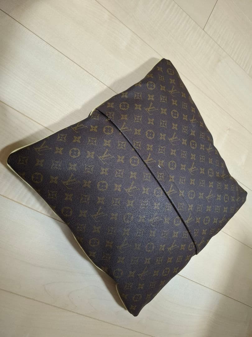 値下!! レア物　ルイ・ヴィトン モノグラム クッション カバー
