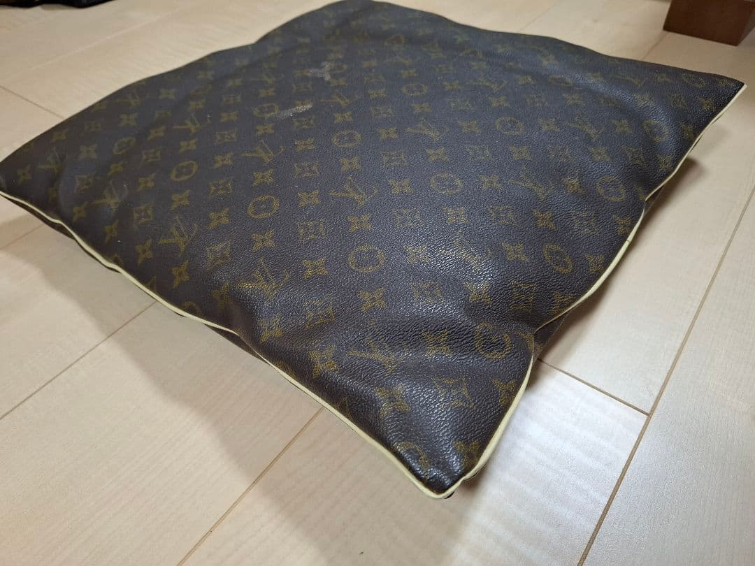 値下!! レア物　ルイ・ヴィトン モノグラム クッション カバー