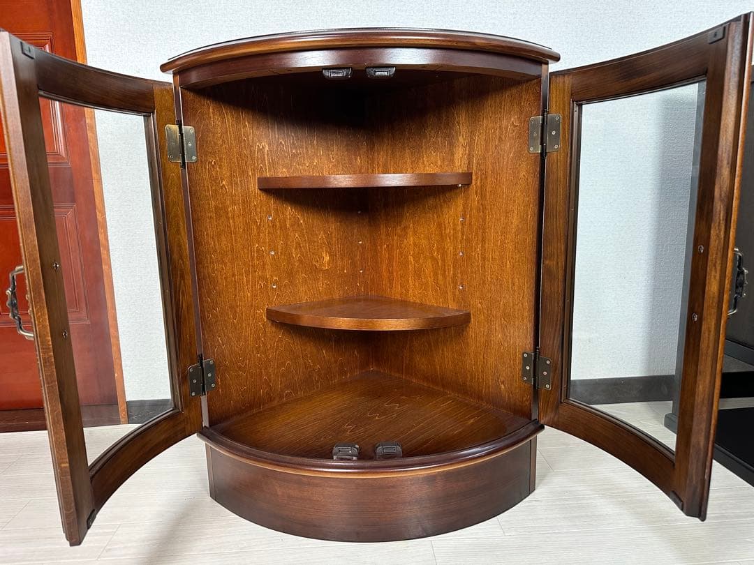 極美品 カリモク コロニアル コーナー キャビネット 飾り棚 ※i4※