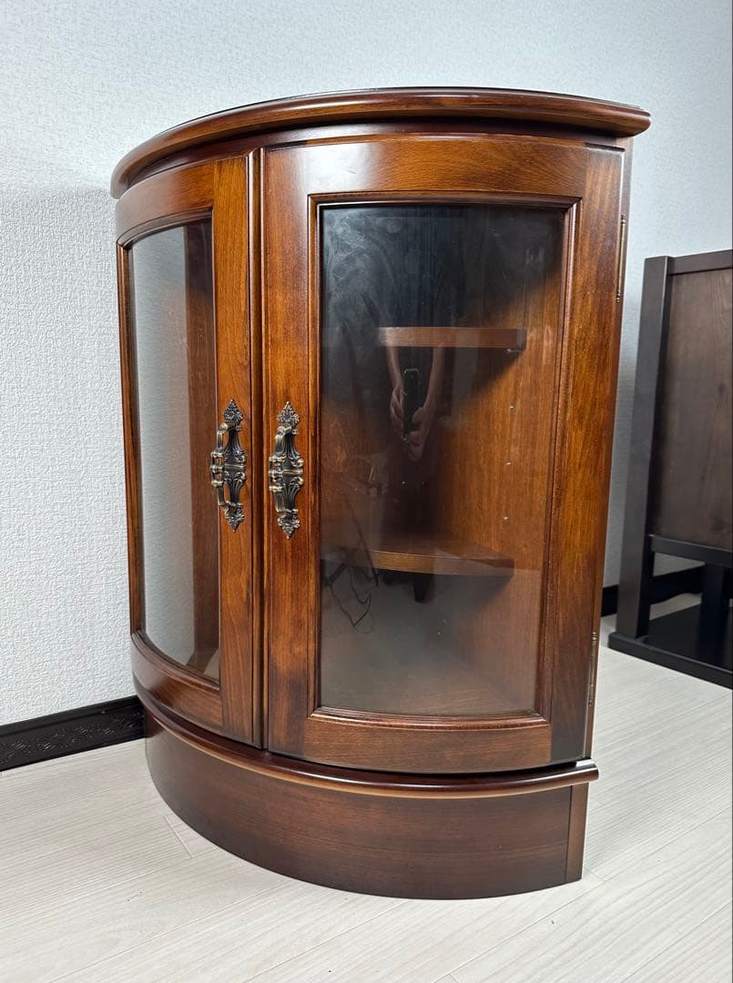 極美品 カリモク コロニアル コーナー キャビネット 飾り棚 ※i4※