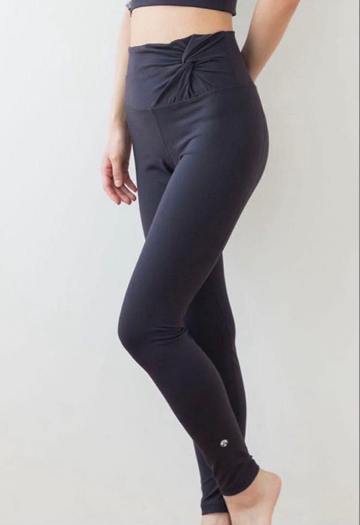 【SUKALA】 eco ツイストレギンス（ダークネイビー/Mサイズ）