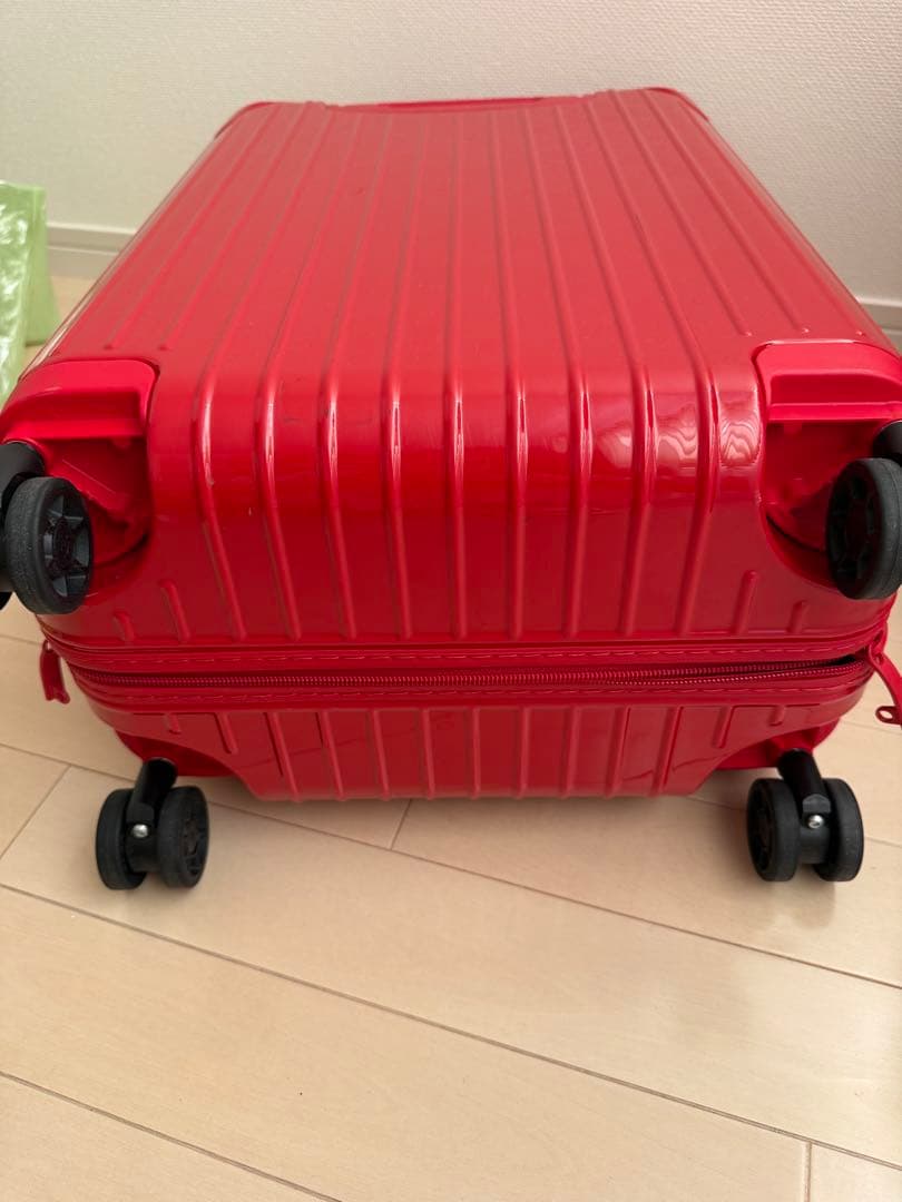 【美品】RIMOWA リモワ エッセンシャルキャビン 36L レッド　キャリー