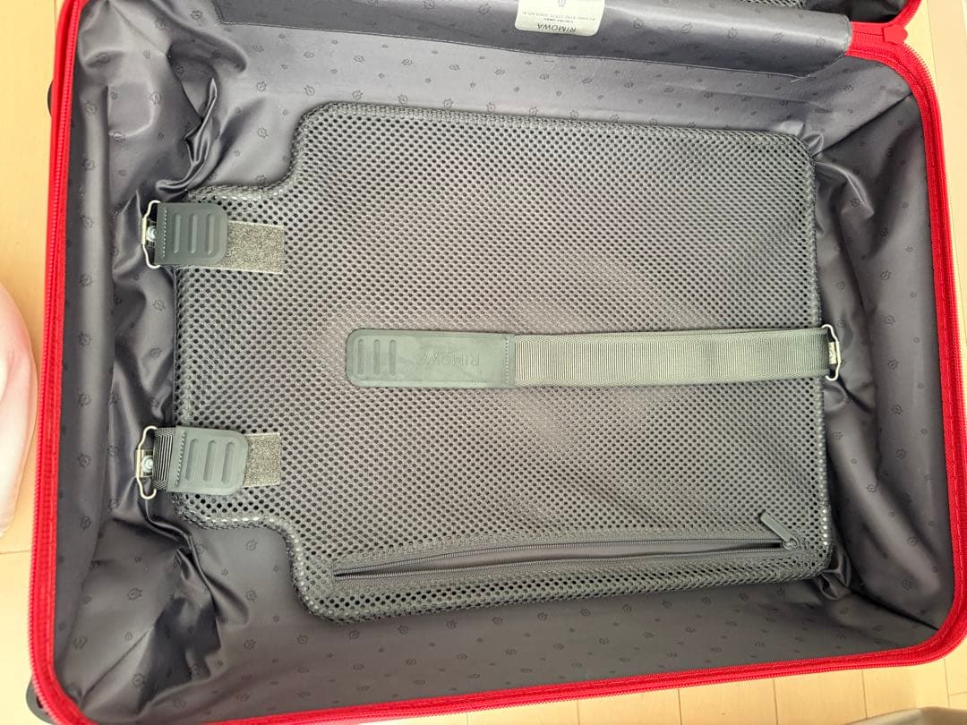 【美品】RIMOWA リモワ エッセンシャルキャビン 36L レッド　キャリー