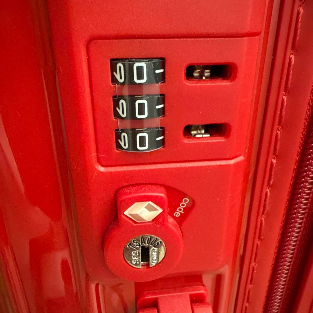 【美品】RIMOWA リモワ エッセンシャルキャビン 36L レッド　キャリー