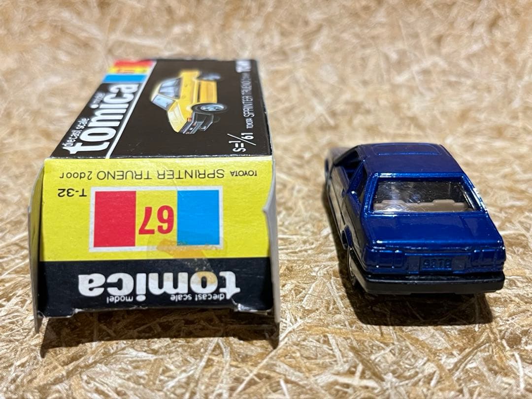 トミカ 日本製 黒箱 67 トヨタ スプリンター トレノ 2ドア