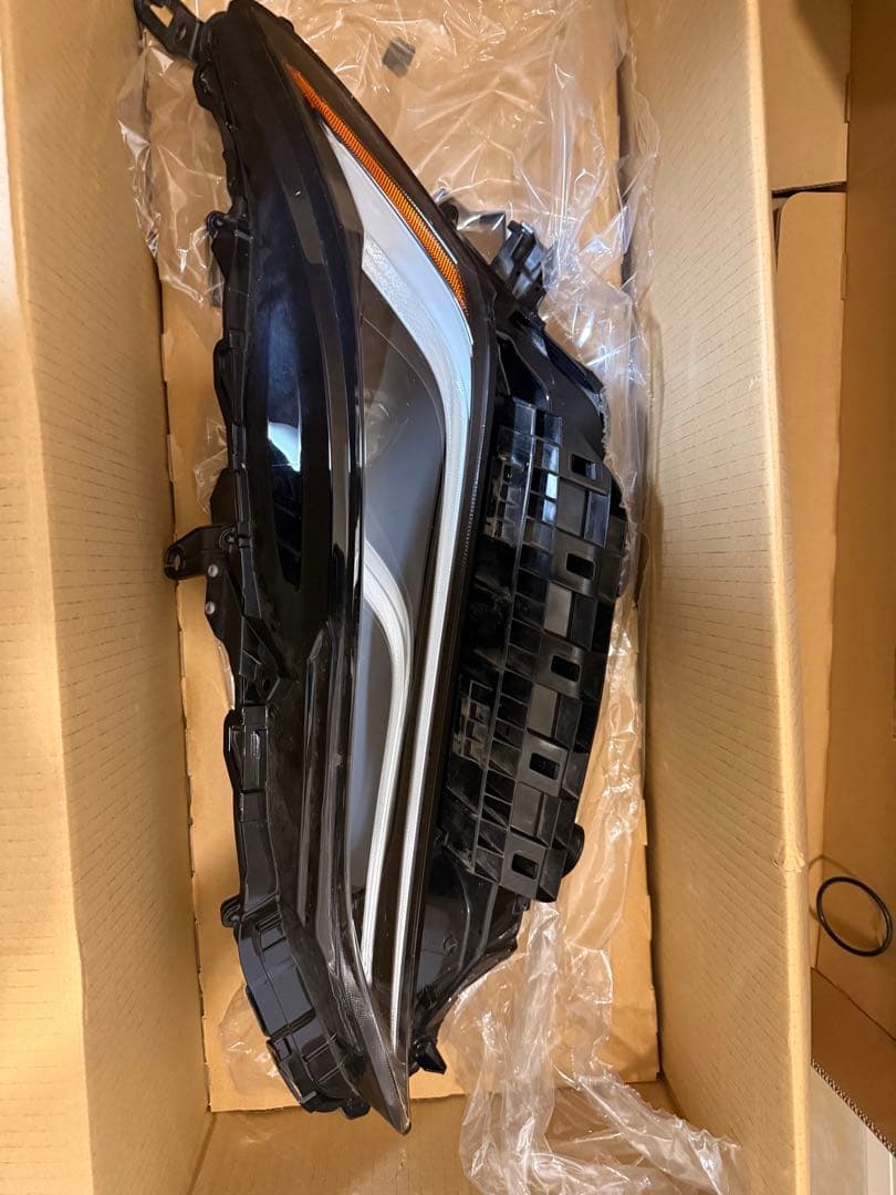 80ハリアー左ヘッドライト