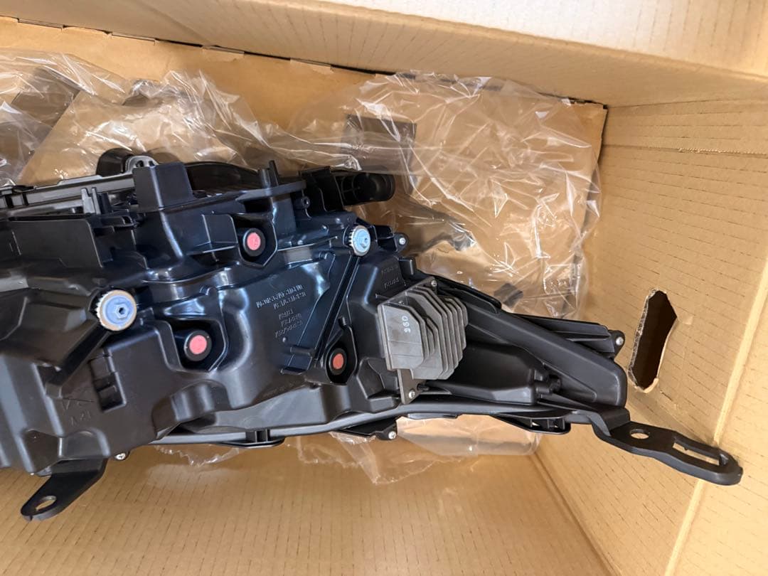 80ハリアー左ヘッドライト