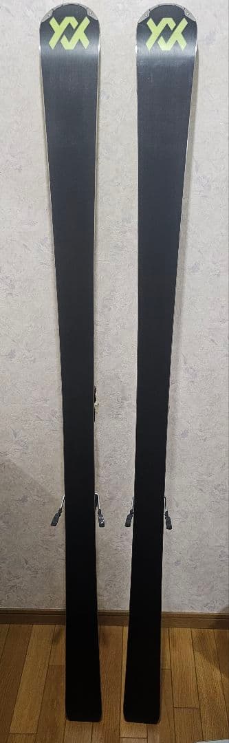 Völkl Racetiger スキー板