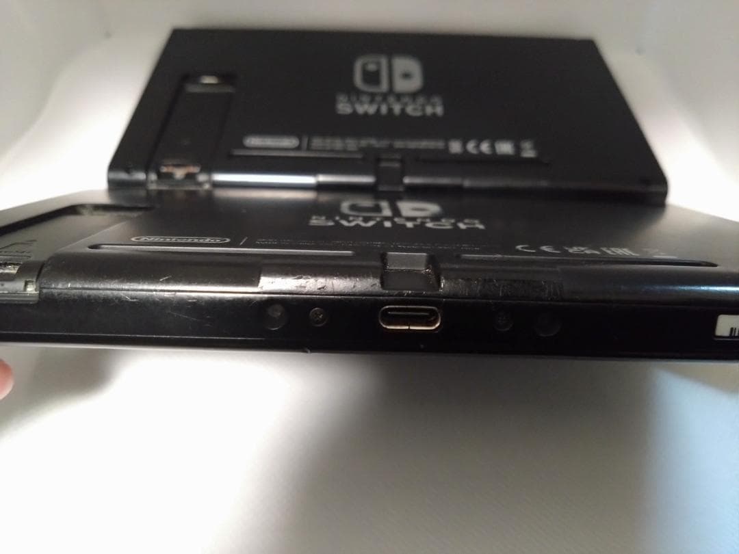 【ジャンク】Switch本体のみ2台セット 電源入ります 端子緩め スタンド欠け