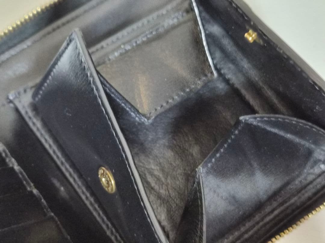 YSL サンローラン　黒 レザー 財布