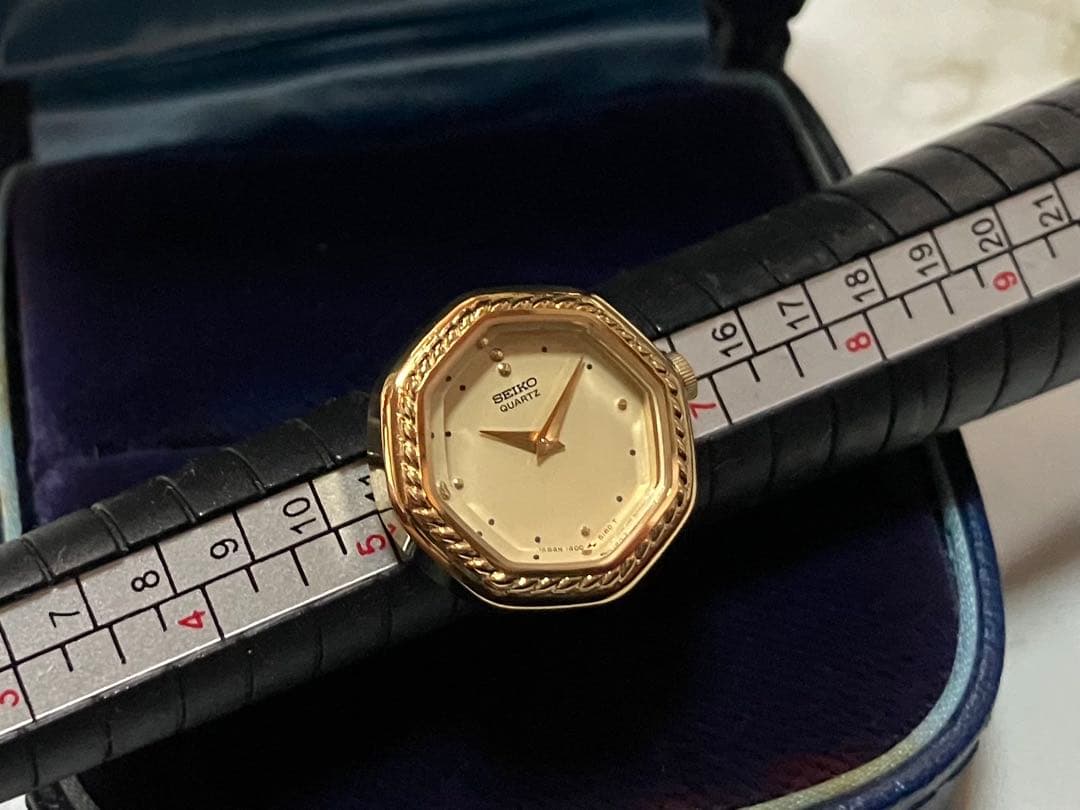 稼働品❗️使用感のない美品です‼️SEIKO QUARTZ RING WATCH
