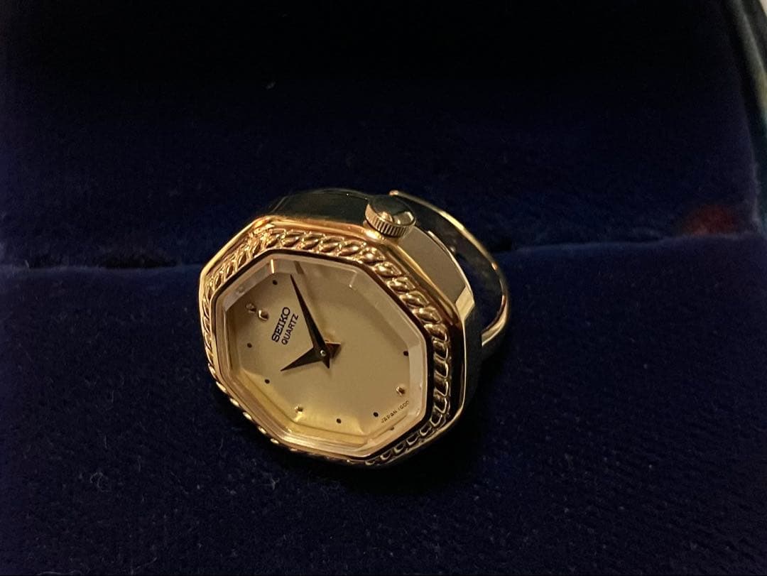稼働品❗️使用感のない美品です‼️SEIKO QUARTZ RING WATCH