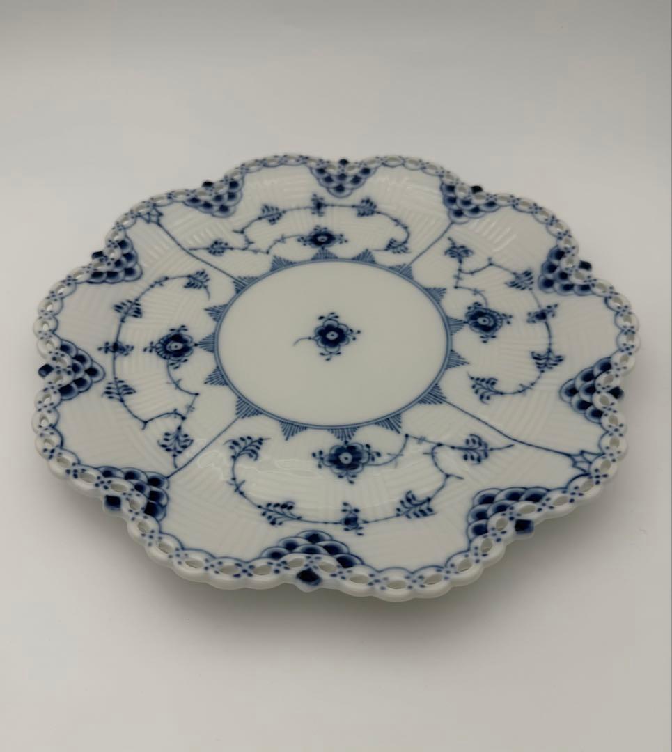 ロイヤルコペンハーゲン ブルーフルーテッド フルレース 花形 プレート