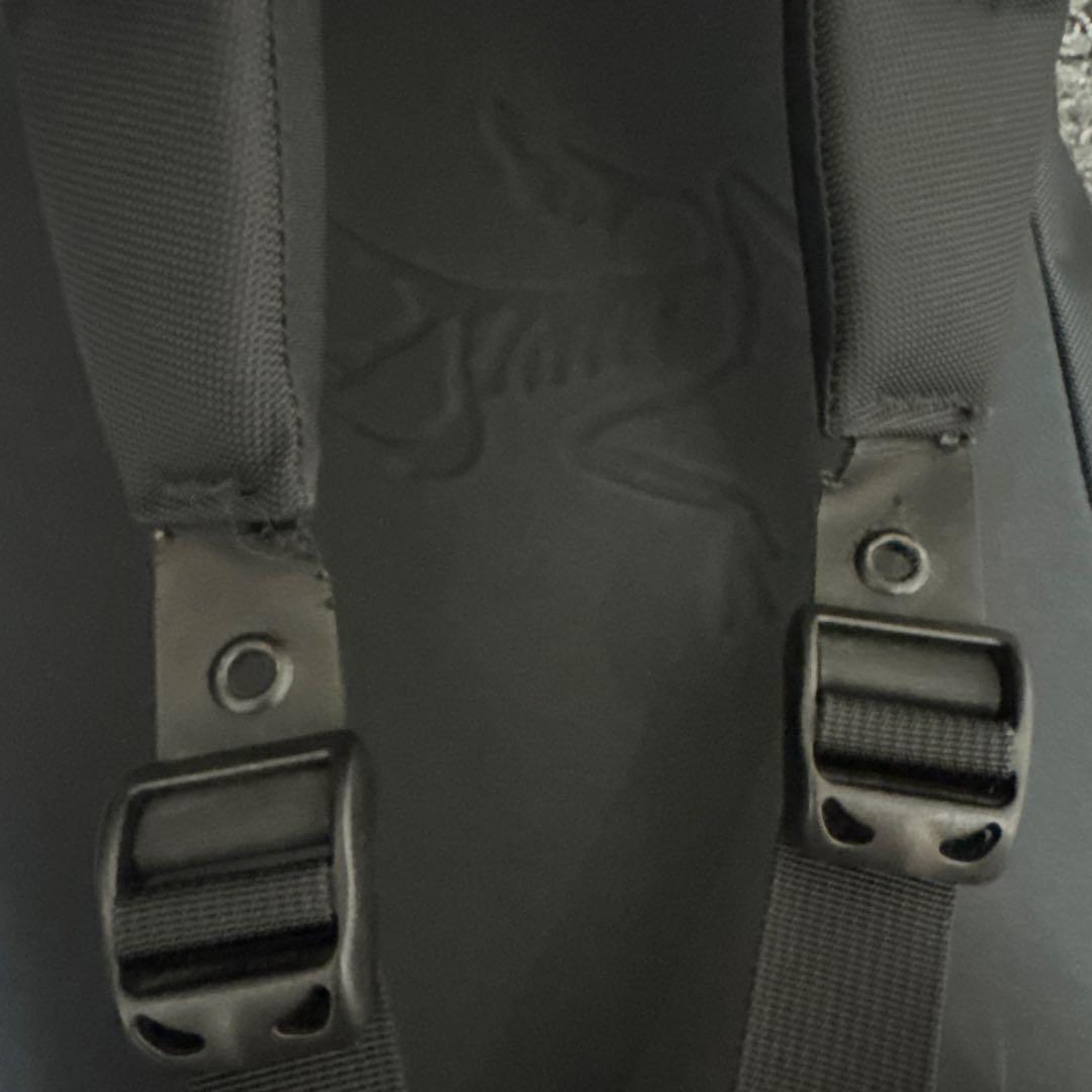 ARC'TERYX ブラック　バックパック　アークテリクス　アロー22 黒
