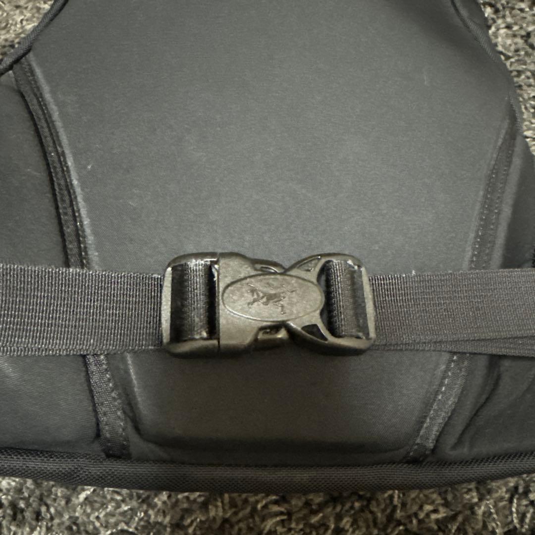 ARC'TERYX ブラック　バックパック　アークテリクス　アロー22 黒