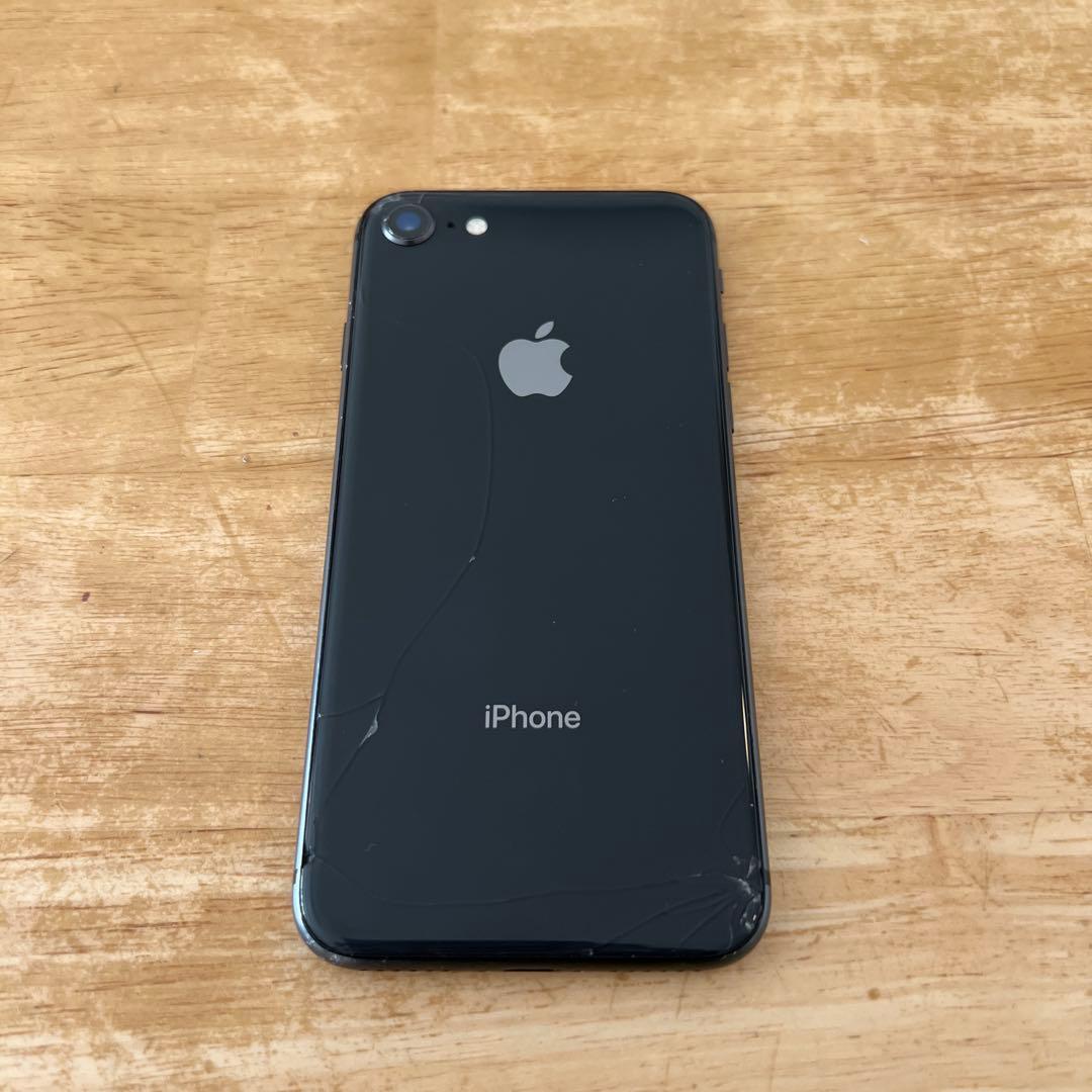 iPhone 8 64GB ブラック 本体