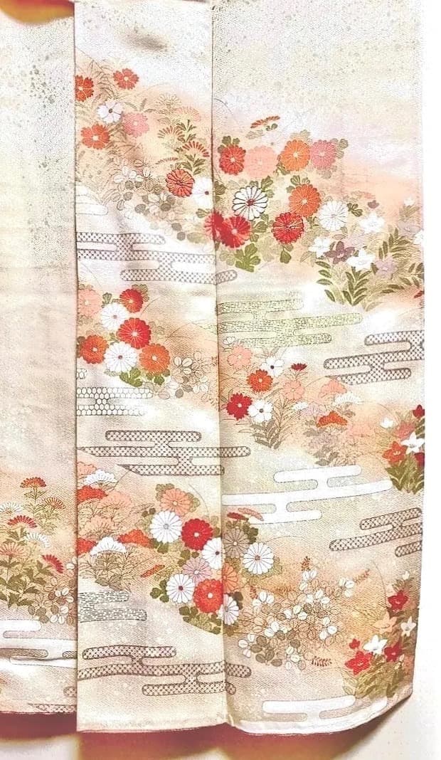 ご予約中です。未使用仕付け糸付 三松謹製 正絹訪問着 ヱ霞 麗しく雅なお色柄