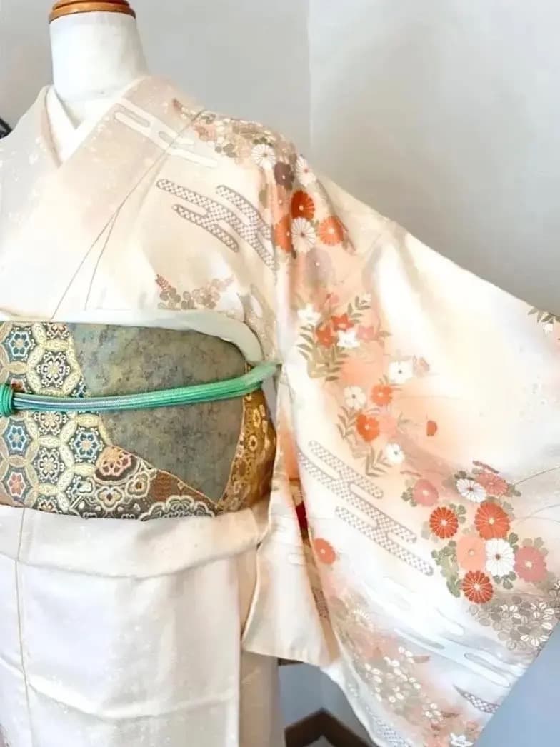 ご予約中です。未使用仕付け糸付 三松謹製 正絹訪問着 ヱ霞 麗しく雅なお色柄