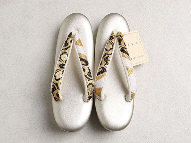 【新品】草履バッグセット フリーサイズ 古典柄 帯地 黒&ゴールド　01895