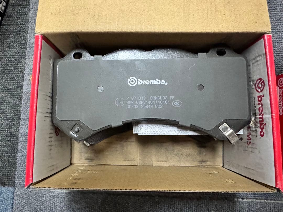 Brembo ブレーキパッド P37 018 P30 074