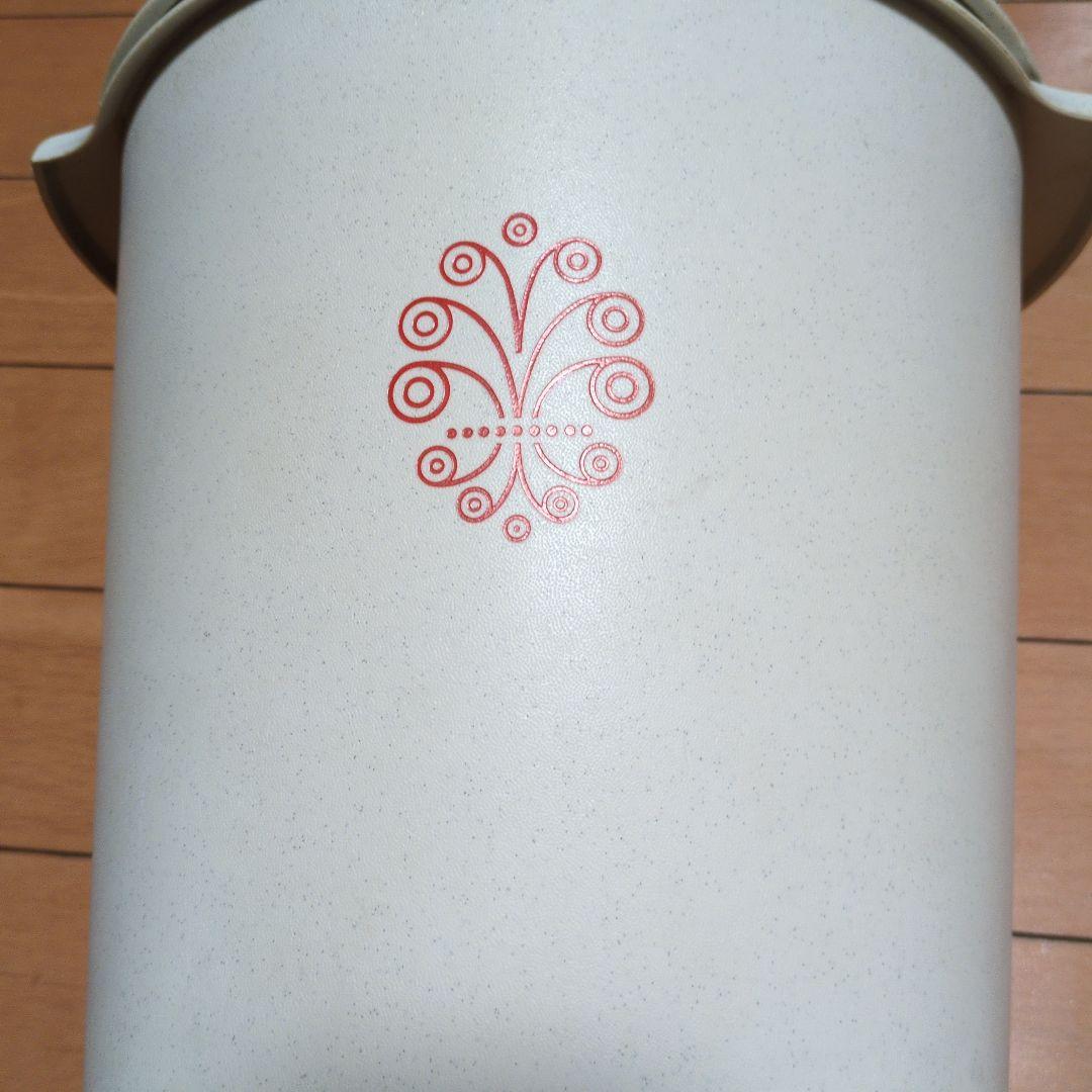 お値下げタッパーウェアマキシクイーンデコレーターホワイトベージュ 2個セット