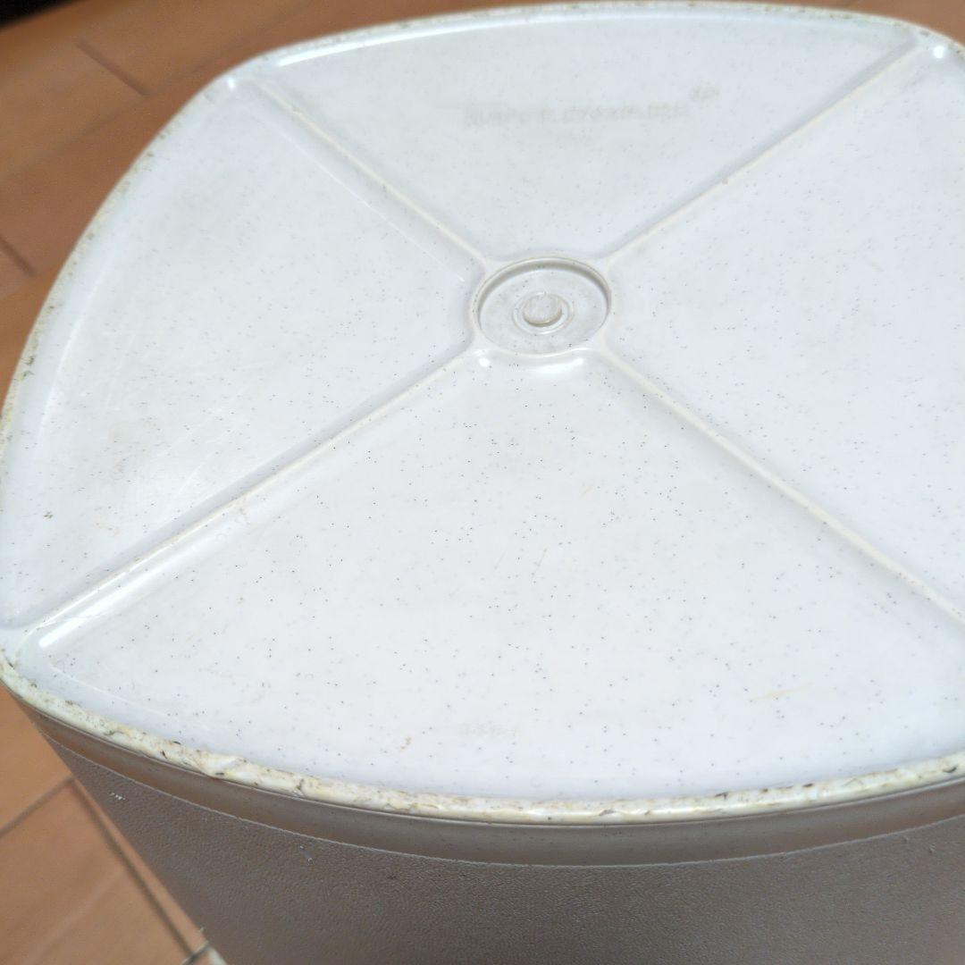 お値下げタッパーウェアマキシクイーンデコレーターホワイトベージュ 2個セット