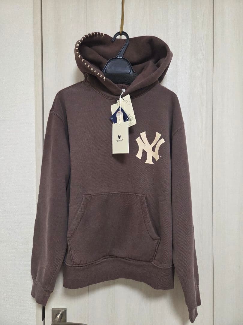 ⭕新品、未使用⭕マッドハッピー☆ヤンキースコラボ☆フーディー☆XS