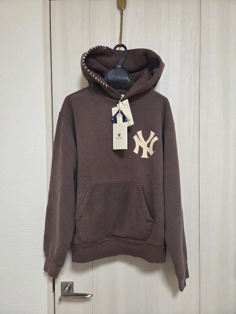 ⭕新品、未使用⭕マッドハッピー☆ヤンキースコラボ☆フーディー☆XS