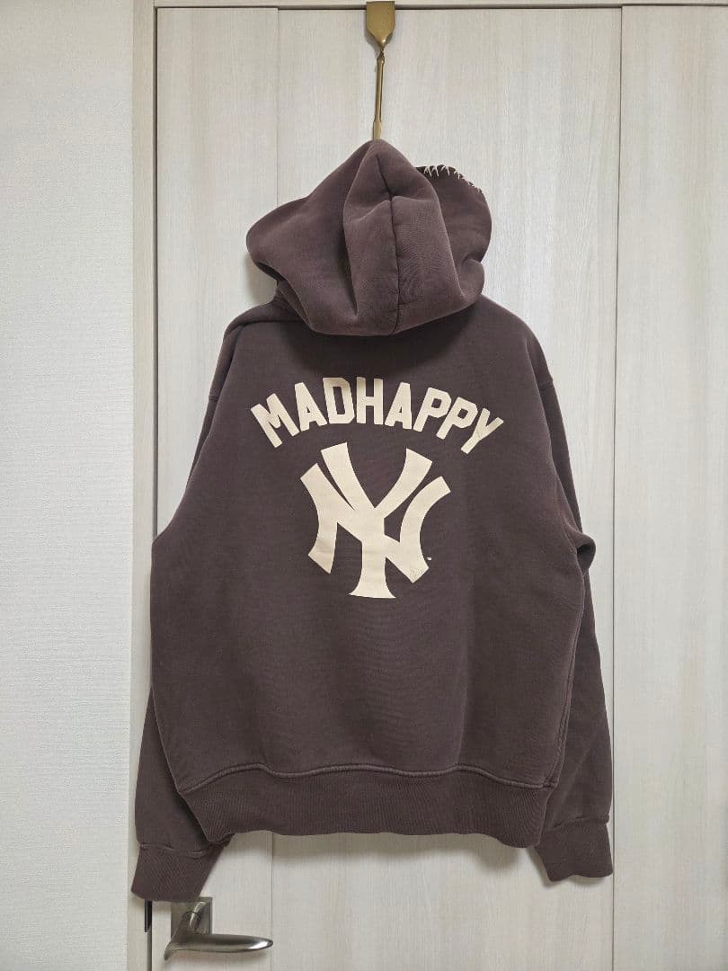 ⭕新品、未使用⭕マッドハッピー☆ヤンキースコラボ☆フーディー☆XS