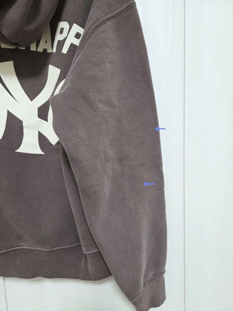 ⭕新品、未使用⭕マッドハッピー☆ヤンキースコラボ☆フーディー☆XS