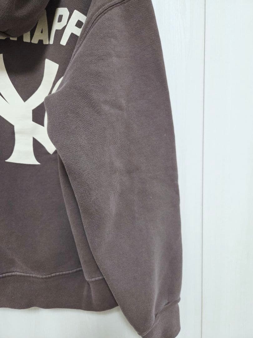 ⭕新品、未使用⭕マッドハッピー☆ヤンキースコラボ☆フーディー☆XS