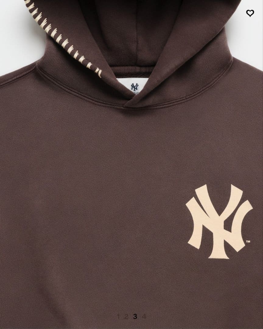 ⭕新品、未使用⭕マッドハッピー☆ヤンキースコラボ☆フーディー☆XS