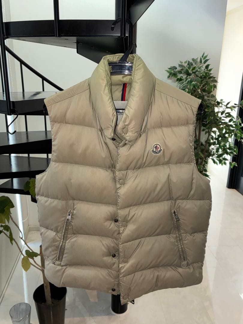 MONCLER ベージュ ダウンベスト