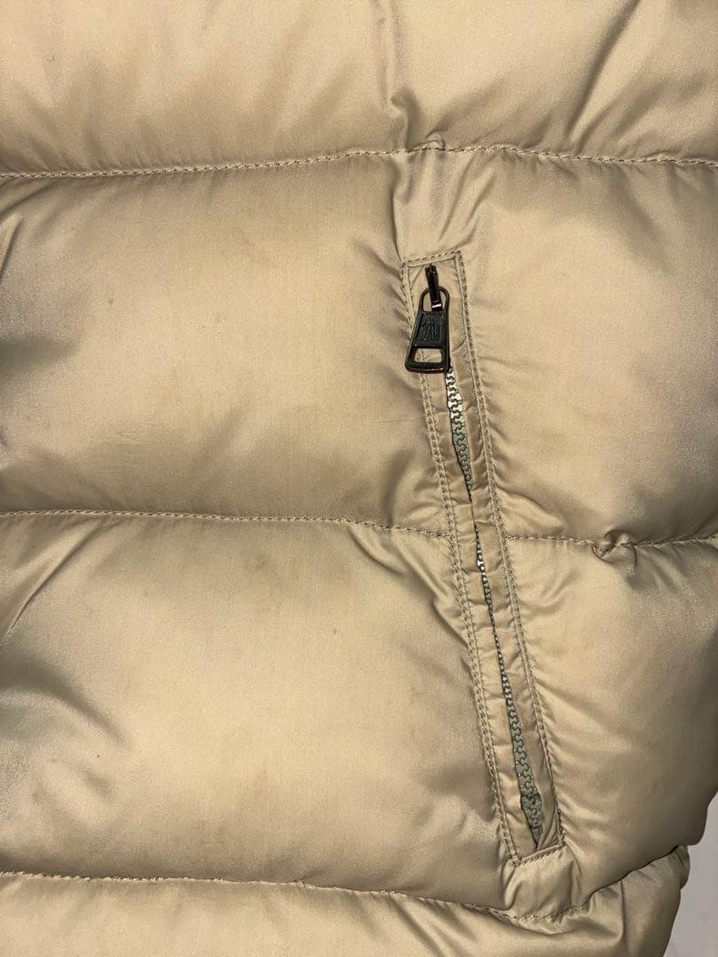 MONCLER ベージュ ダウンベスト