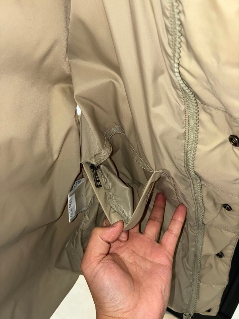 MONCLER ベージュ ダウンベスト