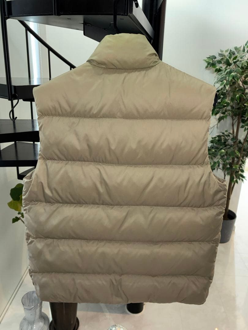 MONCLER ベージュ ダウンベスト