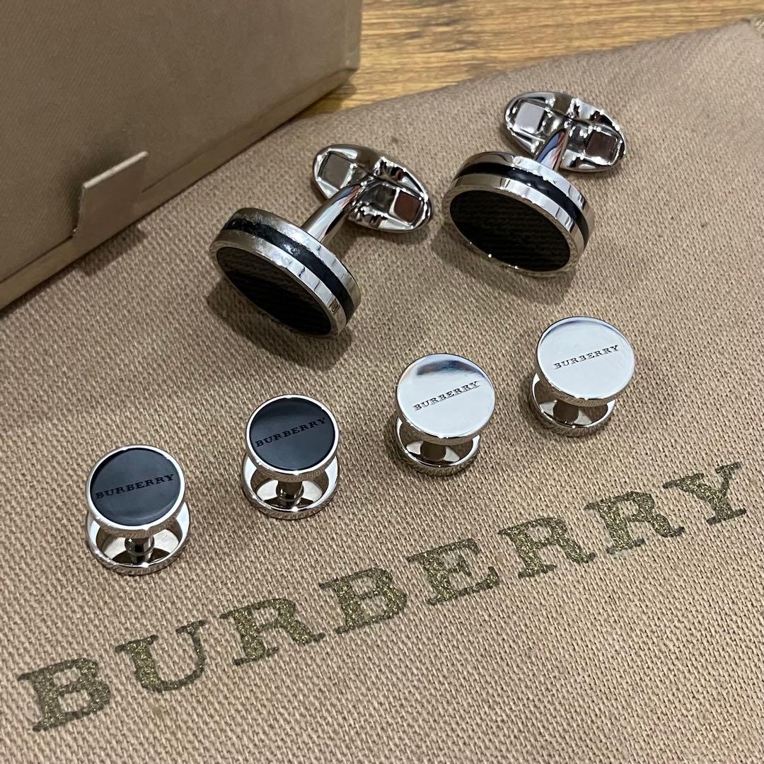 BURBERRY カフスセット シルバー/ブラック 箱保存袋つき