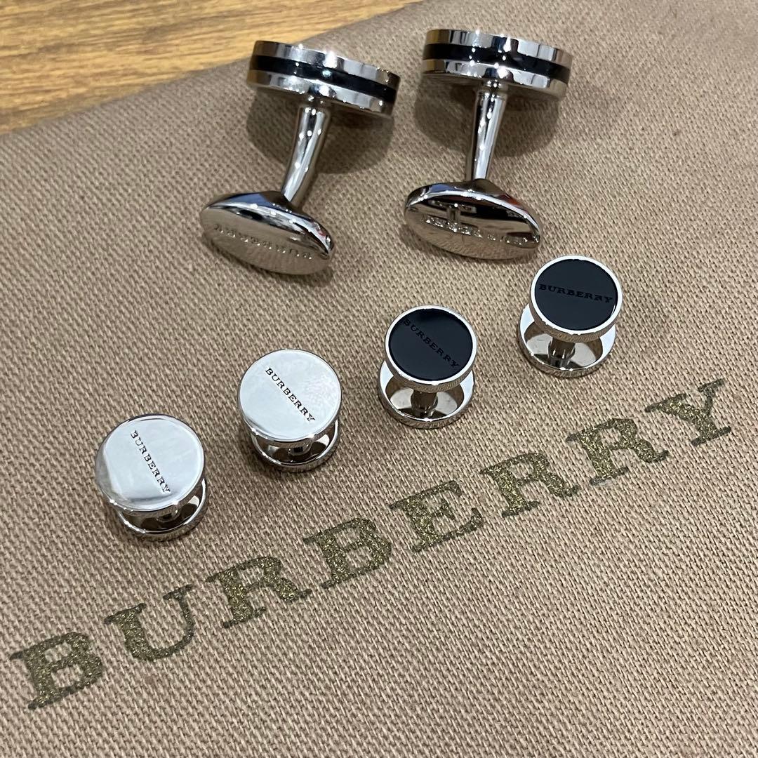 BURBERRY カフスセット シルバー/ブラック 箱保存袋つき