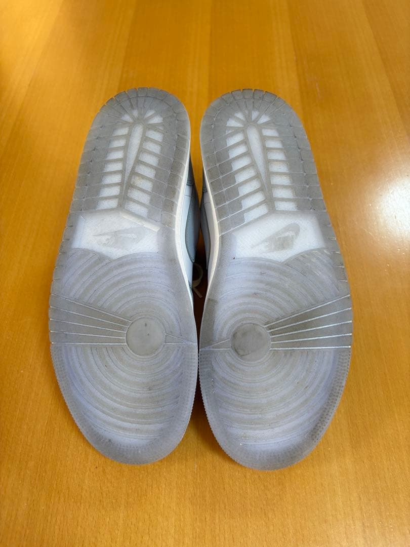 [ナイキ] ウィメンズ エアジョーダン ホワイト ウルフグレ- 27.5㎝