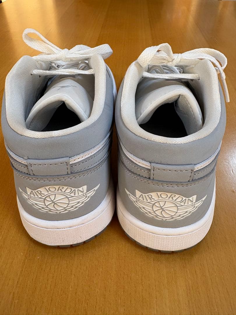 [ナイキ] ウィメンズ エアジョーダン ホワイト ウルフグレ- 27.5㎝