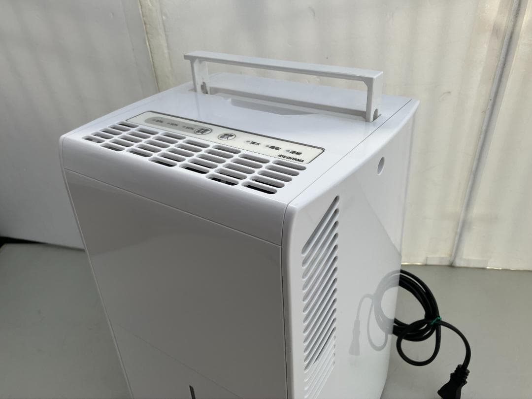 ★美品★アイリスオーヤマ　除湿機 コンプレッサー式 IJC-J56-W　21年