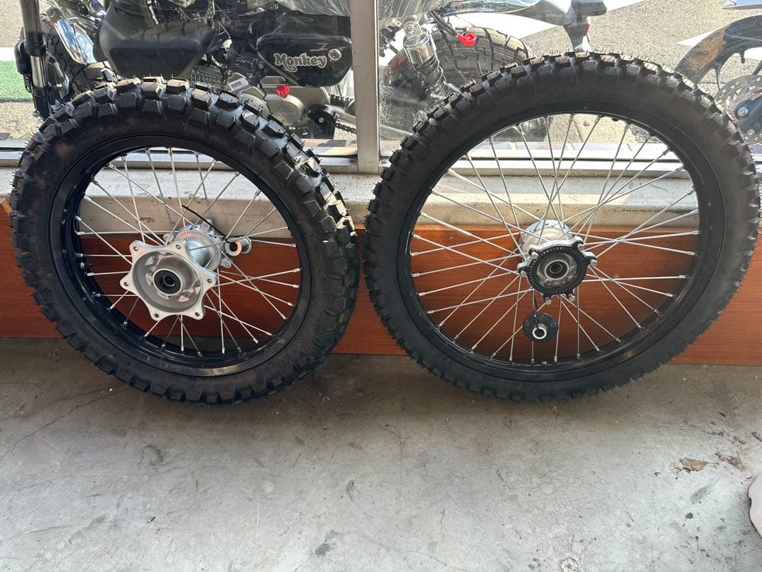 ホンダcrf250l MD47〜新車外し前後純正ホイールタイヤセット新品未使用品