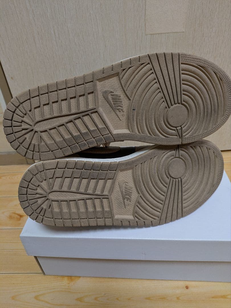 Nike Air Jordan 1 Low デザート/ブラック